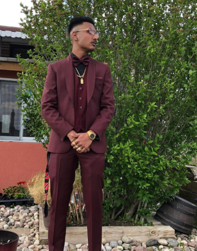 Prom formalwear